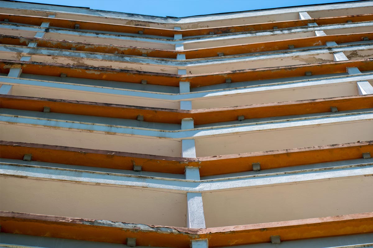 Voorbeeld van een beschadigd gebouw Voorbeeld van een beschadigd gebouw - VME architectural services